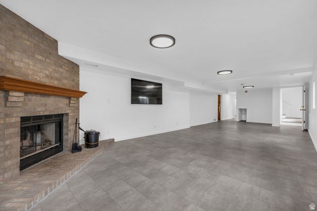 1202 W COUNTRY RIDGE DR, South Jordan, UT 84095