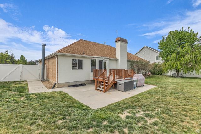 1202 W COUNTRY RIDGE DR, South Jordan, UT 84095