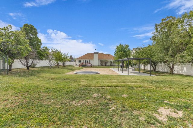 1202 W COUNTRY RIDGE DR, South Jordan, UT 84095