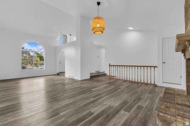 1202 W COUNTRY RIDGE DR, South Jordan, UT 84095