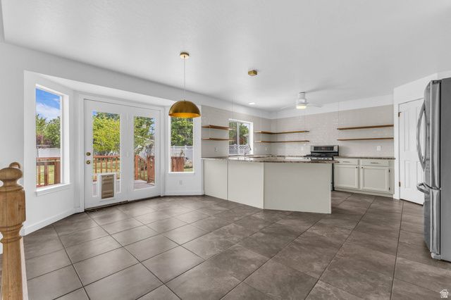 1202 W COUNTRY RIDGE DR, South Jordan, UT 84095