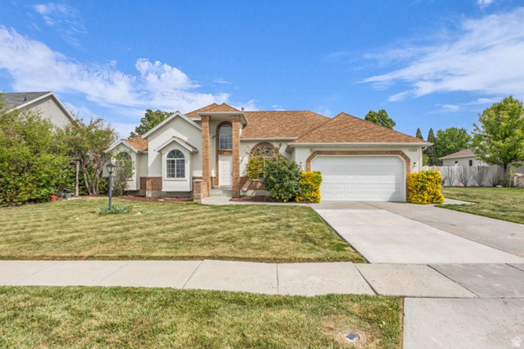 1202 W COUNTRY RIDGE DR, South Jordan, UT 84095