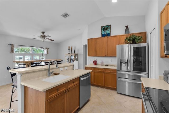 2009 SW 36th TER, Cape Coral, FL 33914