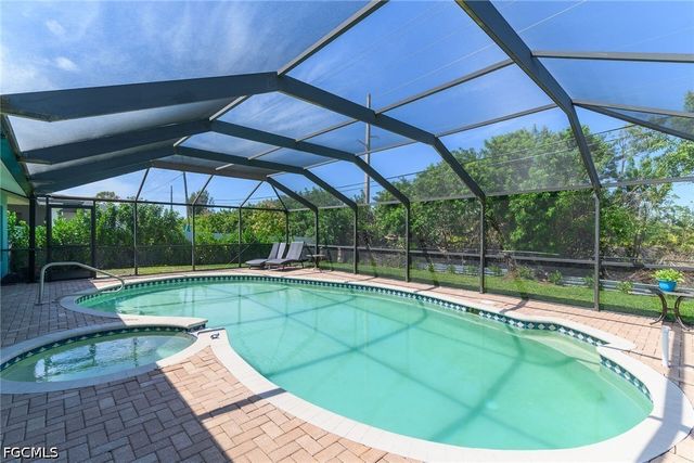 2009 SW 36th TER, Cape Coral, FL 33914