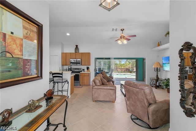 2009 SW 36th TER, Cape Coral, FL 33914