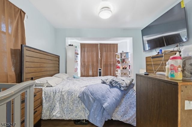 140 Lily St, Paterson City, NJ 07522