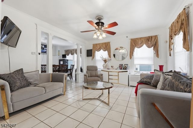 140 Lily St, Paterson City, NJ 07522