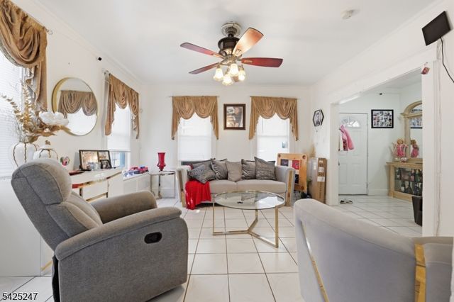 140 Lily St, Paterson City, NJ 07522