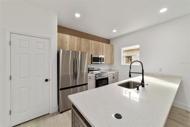 6862 SE 23RD AVENUE, Ocala, FL 34480