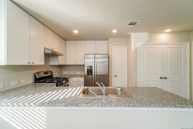 10783 Prusiner, Converse, TX 78109