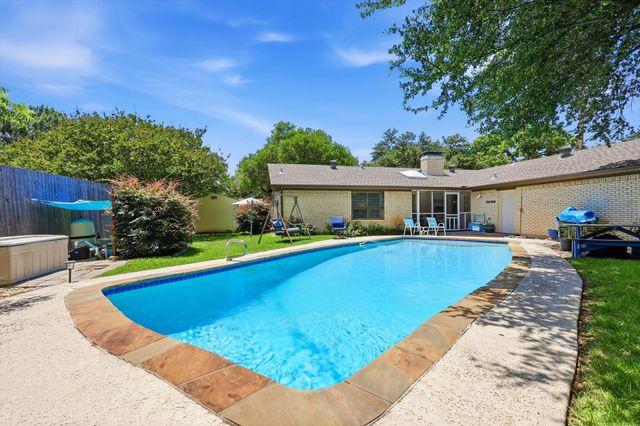 3066 Ponder Place, Dallas, TX 75229