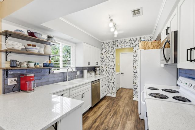 3066 Ponder Place, Dallas, TX 75229