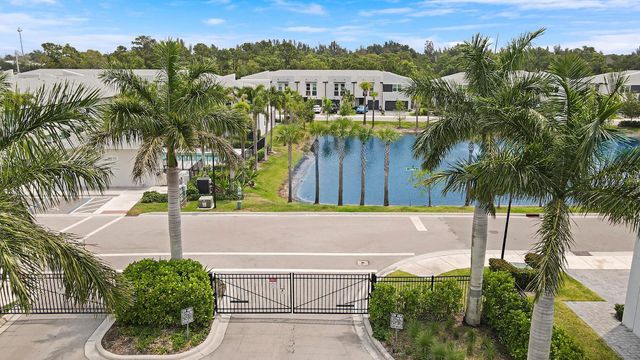 3903 SE Mentmore Lane, Stuart, FL 34997