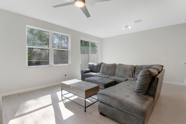 3903 SE Mentmore Lane, Stuart, FL 34997