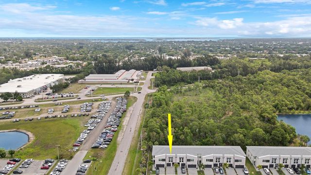 3903 SE Mentmore Lane, Stuart, FL 34997
