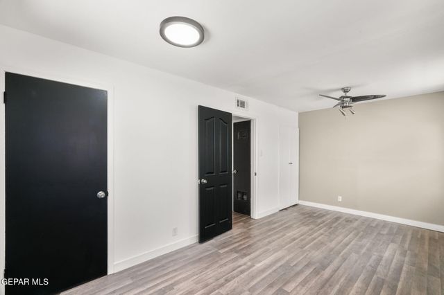 221 CORONADO Road, El Paso, TX 79915