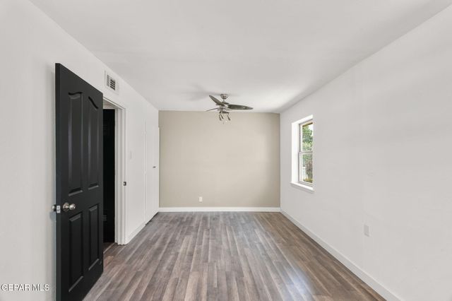 221 CORONADO Road, El Paso, TX 79915