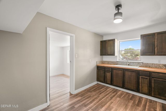 221 CORONADO Road, El Paso, TX 79915