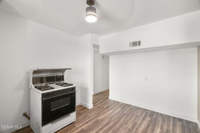 221 CORONADO Road, El Paso, TX 79915