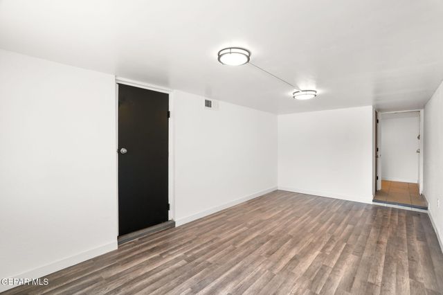 221 CORONADO Road, El Paso, TX 79915