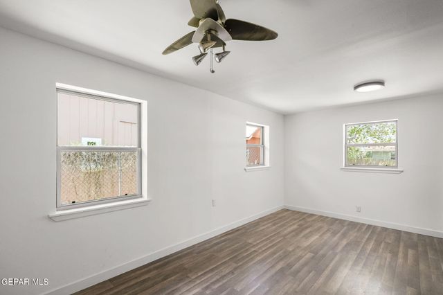 221 CORONADO Road, El Paso, TX 79915