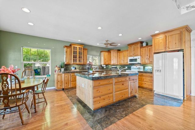 16973 Roberts Road, Los Gatos, CA 95032