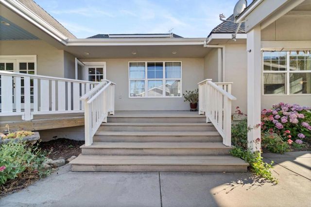 16973 Roberts Road, Los Gatos, CA 95032