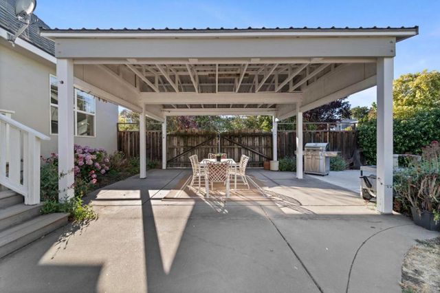 16973 Roberts Road, Los Gatos, CA 95032