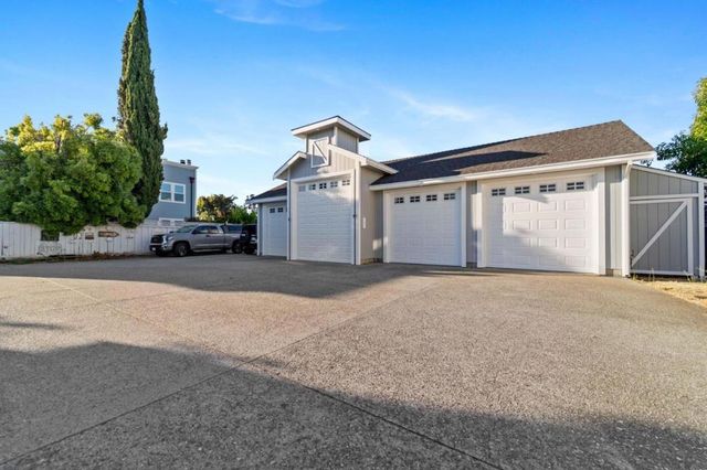 16973 Roberts Road, Los Gatos, CA 95032