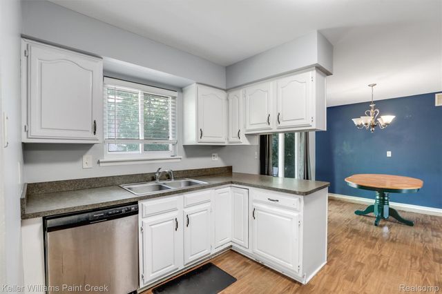 23196 Purdue Avenue, Farmington Hills, MI 48336