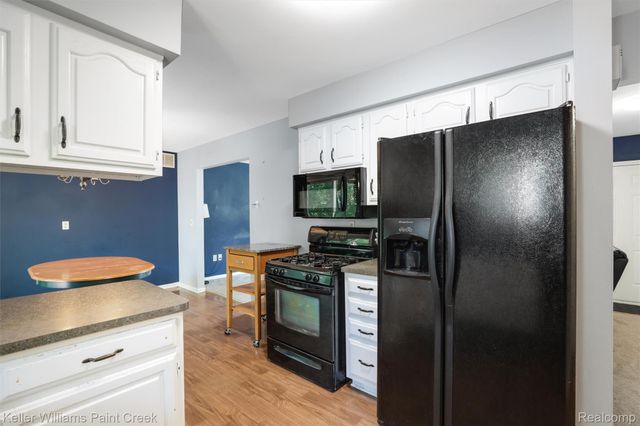 23196 Purdue Avenue, Farmington Hills, MI 48336