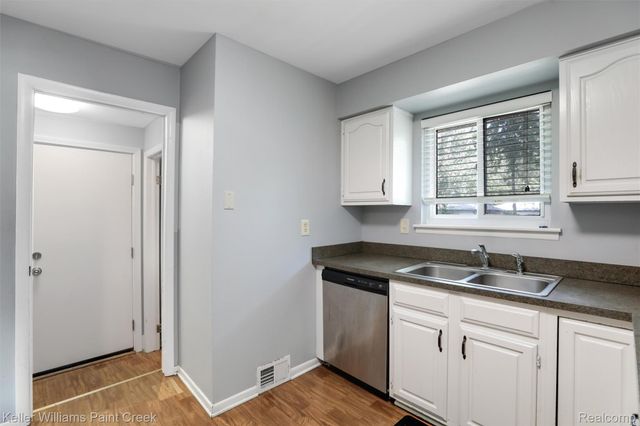 23196 Purdue Avenue, Farmington Hills, MI 48336