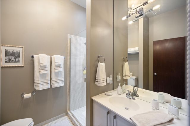 5601 Smetana Drive 808, Hopkins, MN 55343