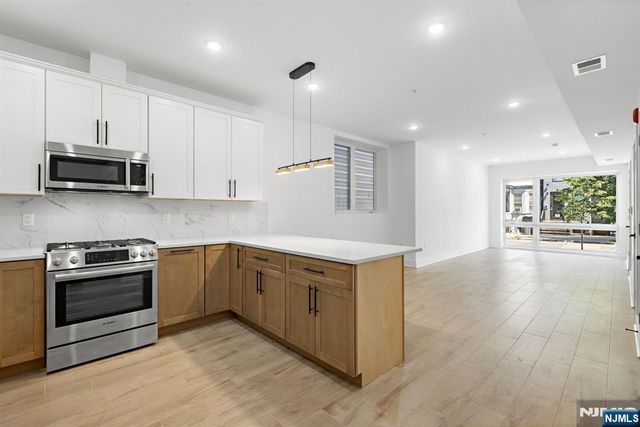 1001 Summit Avenue 1, Jersey City, NJ 07307