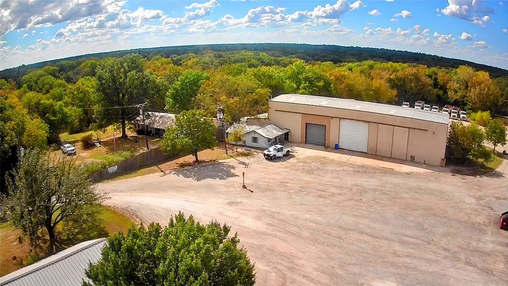 8523 North Hwy West Highway, Arthur City, TX 75411