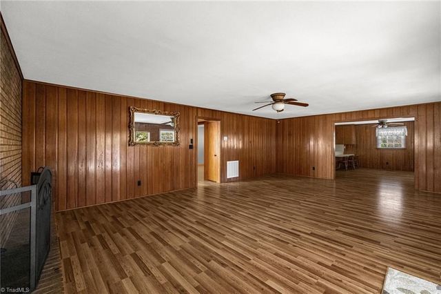 142 Kings Lane, Winston-salem, NC 27107