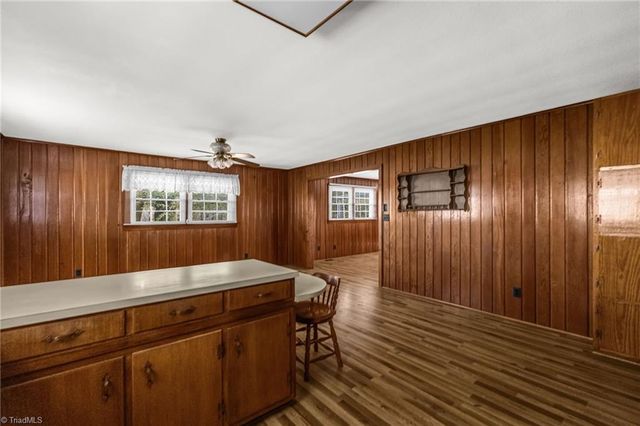 142 Kings Lane, Winston-salem, NC 27107