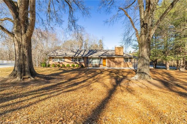 142 Kings Lane, Winston-salem, NC 27107