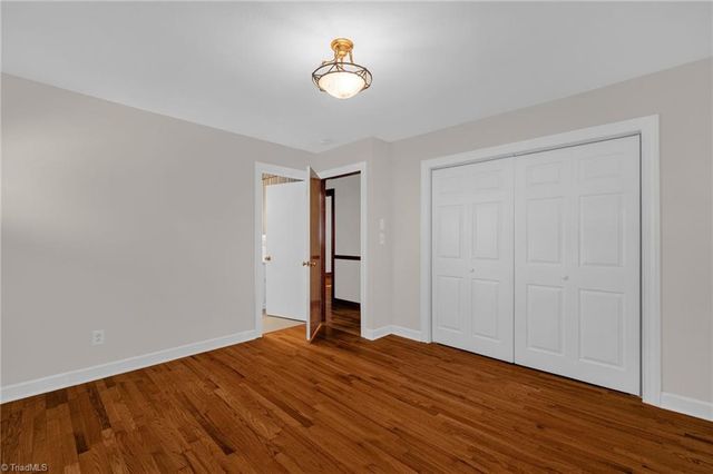 142 Kings Lane, Winston-salem, NC 27107