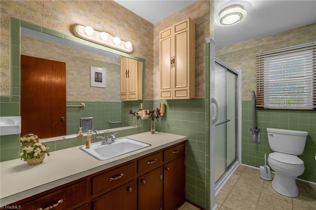 142 Kings Lane, Winston-salem, NC 27107