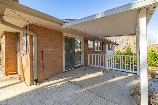 142 Kings Lane, Winston-salem, NC 27107