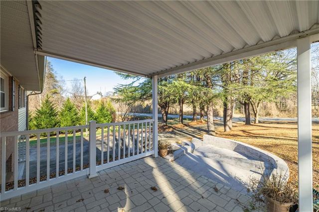 142 Kings Lane, Winston-salem, NC 27107