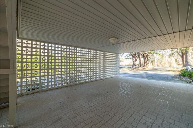 142 Kings Lane, Winston-salem, NC 27107