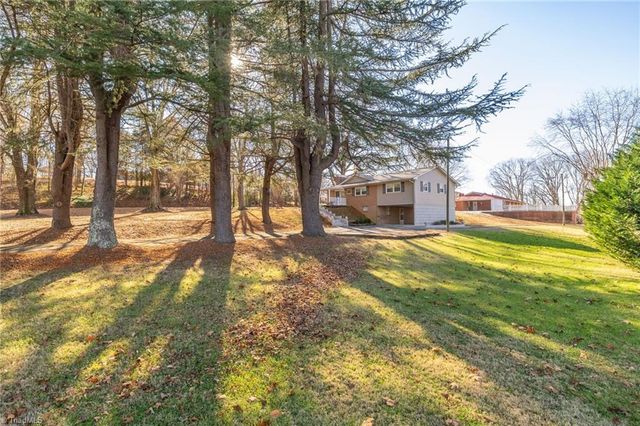 142 Kings Lane, Winston-salem, NC 27107