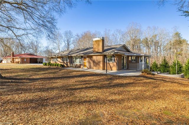 142 Kings Lane, Winston-salem, NC 27107