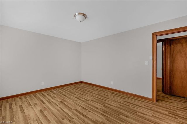 142 Kings Lane, Winston-salem, NC 27107