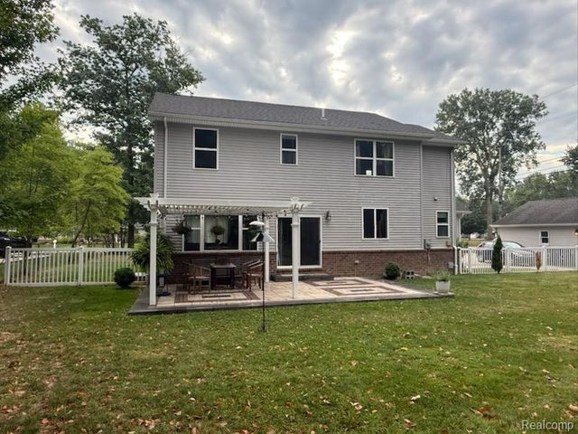 16135 Henry Ruff Street, Livonia, MI 48154
