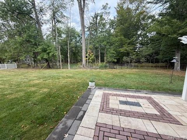 16135 Henry Ruff Street, Livonia, MI 48154