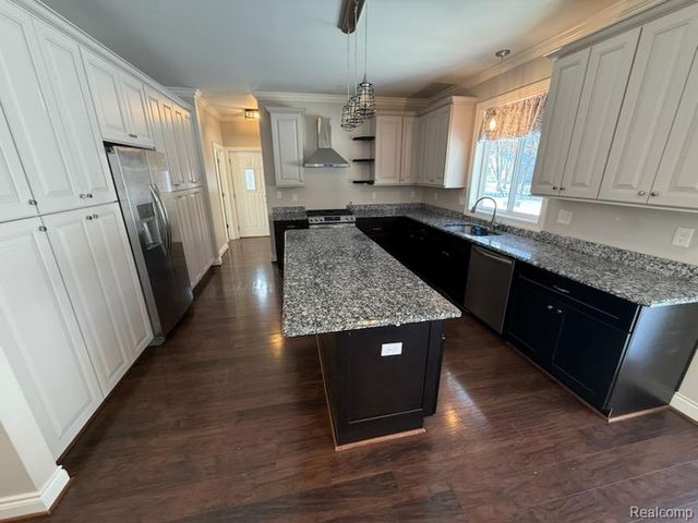 16135 Henry Ruff Street, Livonia, MI 48154