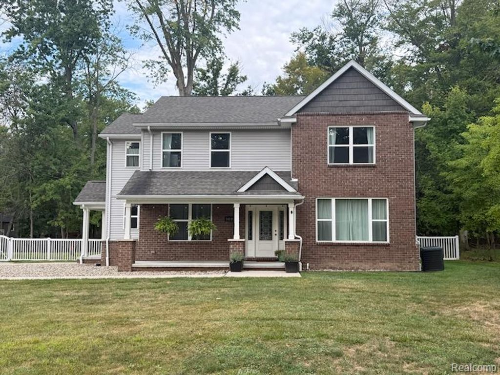 16135 Henry Ruff Street, Livonia, MI 48154